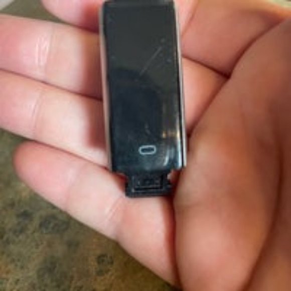 USED fitbit - Picture 2 of 5